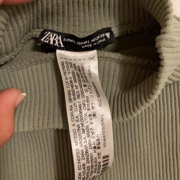 Zara Ribbed Mock Neck Tank - Picture 3 of 4